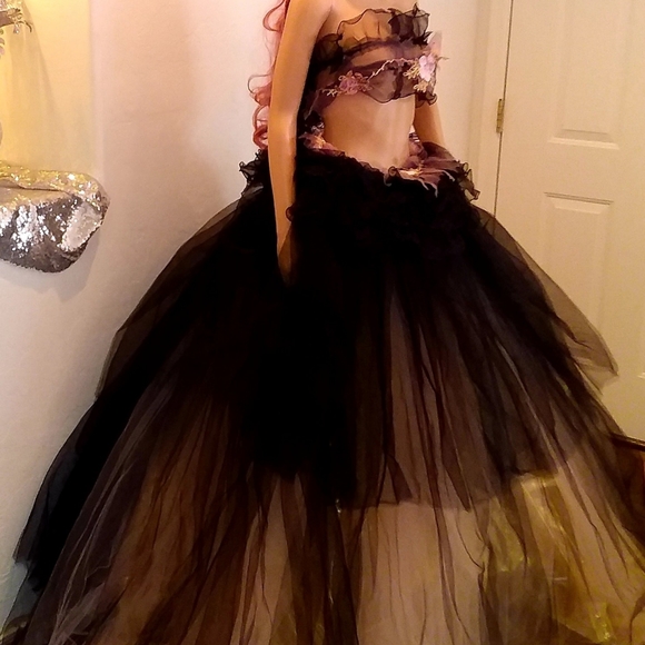 SAMPLE GOWN ONLY - "KAIA" Black & Blush Gothic Wedding Ballgown Set - Picture 4 of 5